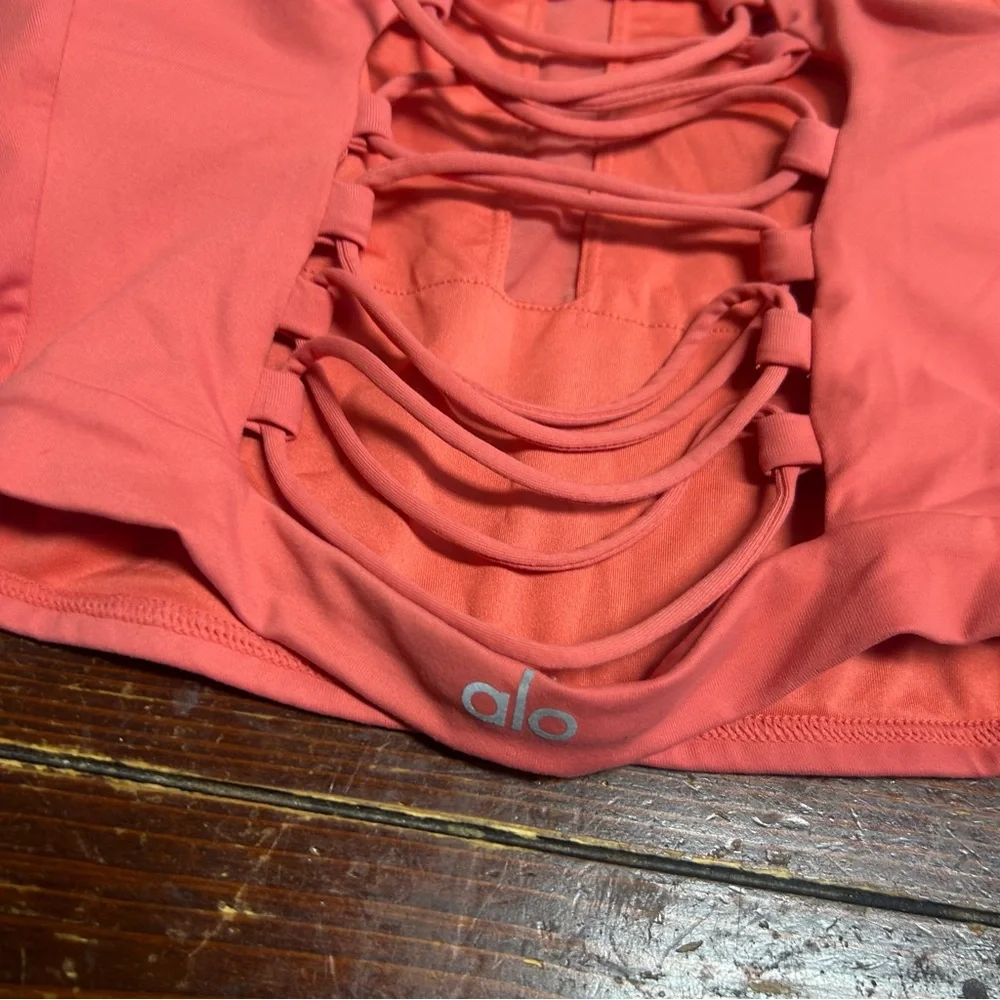 Alo shoelace long tank bra size medium peachy pink color - Picture 6 of 8